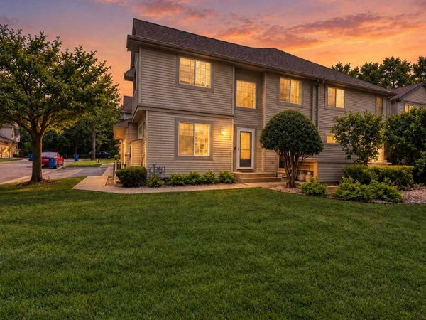 1056 Lovell Avenue W, Roseville, MN 55113