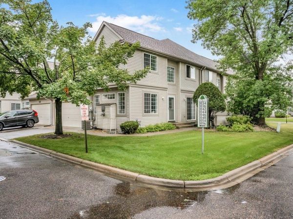 1056 Lovell Avenue W, Roseville, MN 55113