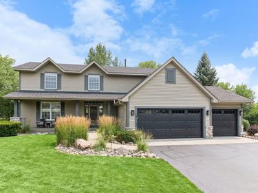 9113 Sunnyvale Drive, Chanhassen, MN 55317