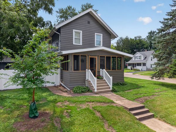 127 W Moore Street , Ottawa, IL 61350