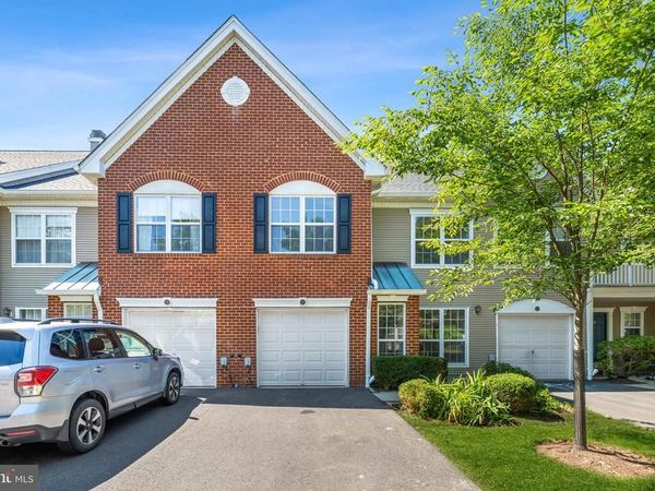 16 LEE COURT, PLAINSBORO, NJ 08536