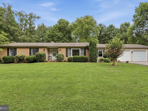 125 TRAMMEL, FALLING WATERS, WV 25419