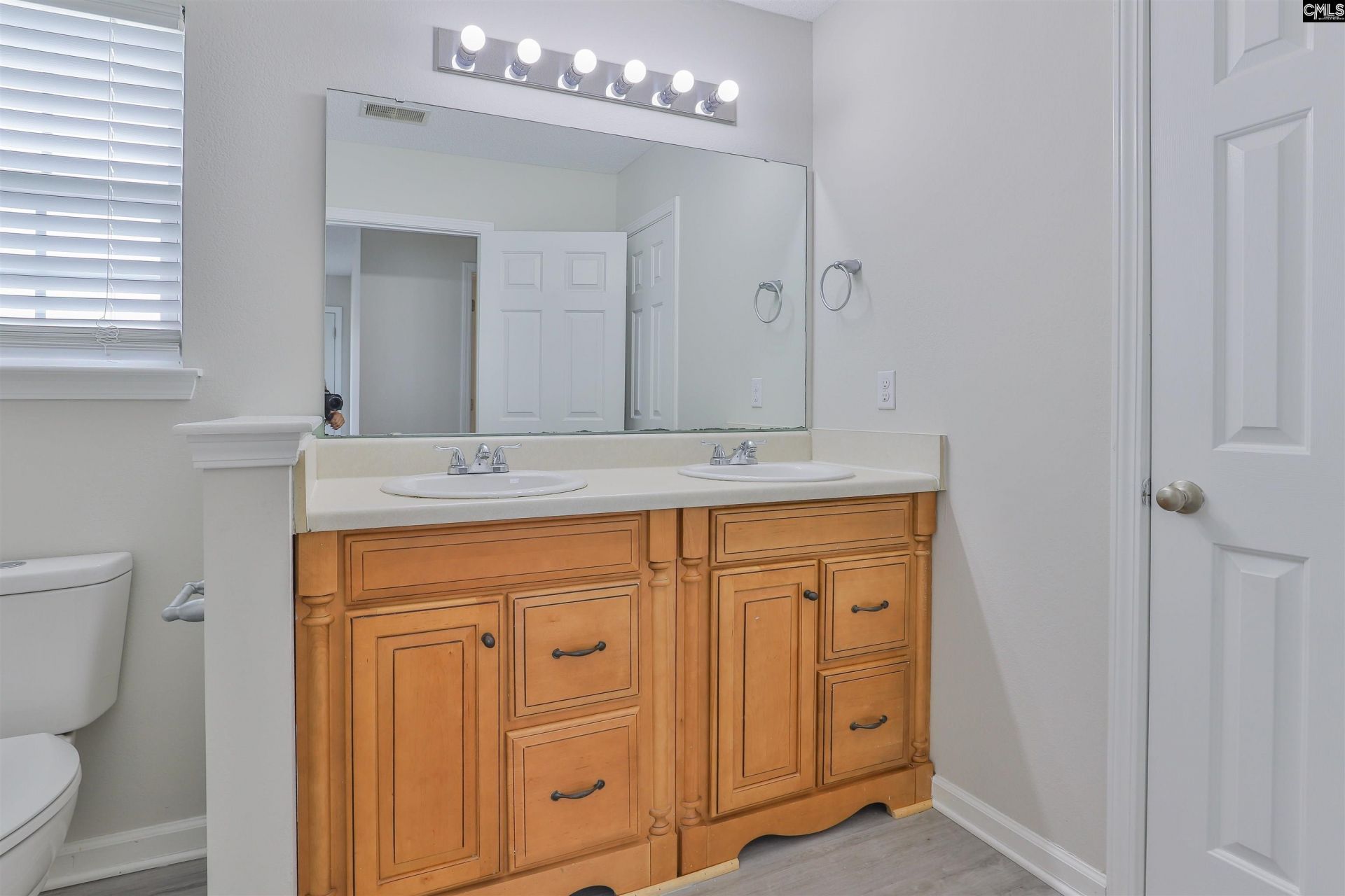 241 Hunters Mill Drive  Photo 19