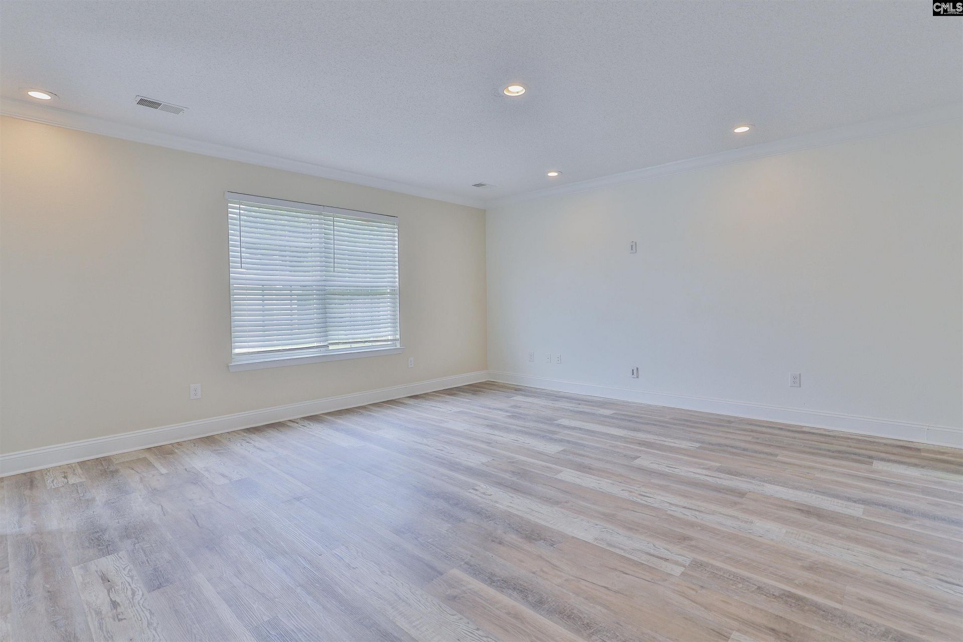 241 Hunters Mill Drive  Photo 6