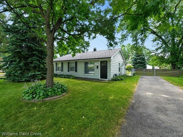 2908 Edna Jane Drive , Auburn Hills, MI 48326