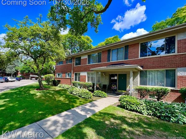 850 N ADAMS Road, Birmingham, MI 48009