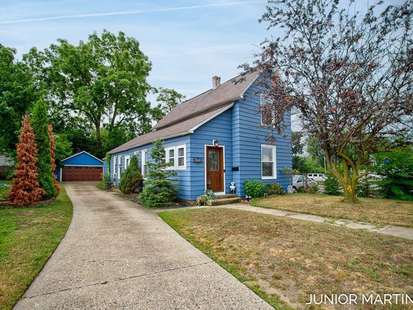 186 W 8th Street, Holland, MI 49423