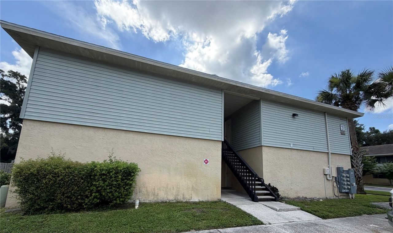 237 Red Maple Place , Brandon, FL 33510 Main Photo