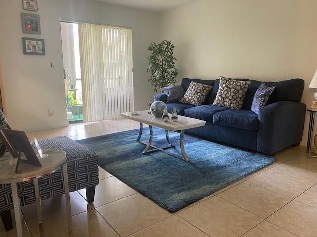 4096 N Pine Island Road N, Unit 2110, Sunrise, FL 33351 Photo