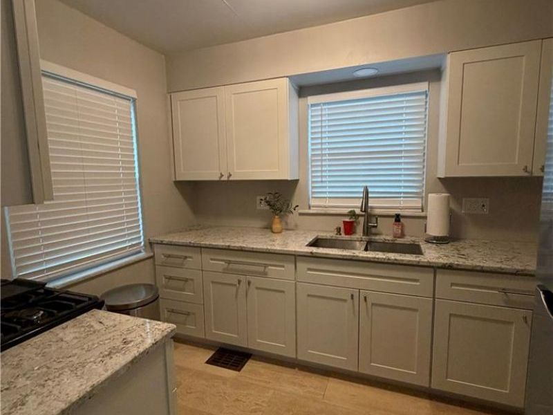 49 W Maplewood Avenue, Dayton, OH 45405 Photo 3