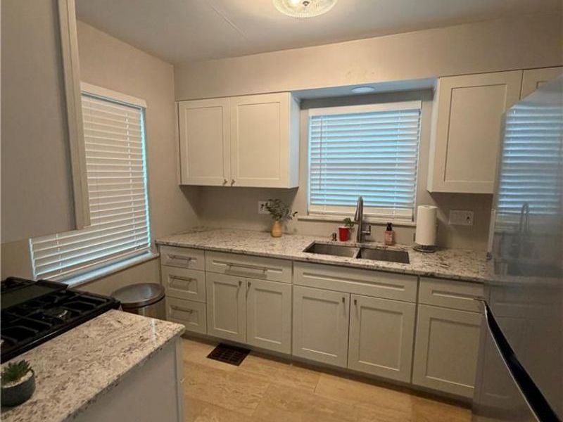 49 W Maplewood Avenue, Dayton, OH 45405 Photo 8