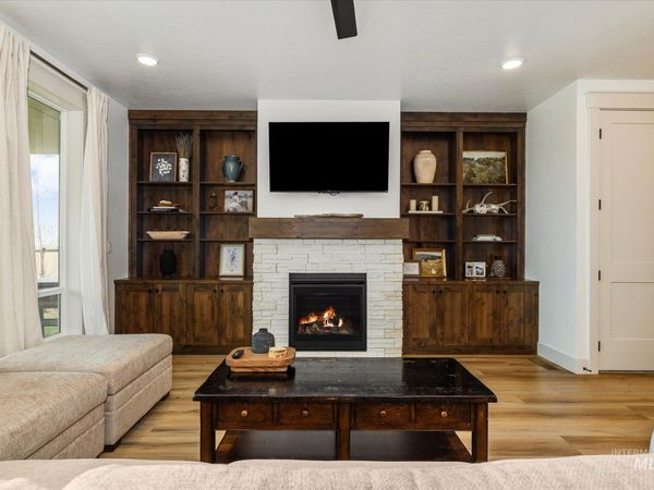6883 W Mattawa Dr, Meridian, ID 83646