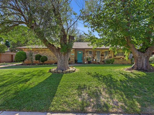 615 Misty Glen Drive , DeSoto, TX 75115