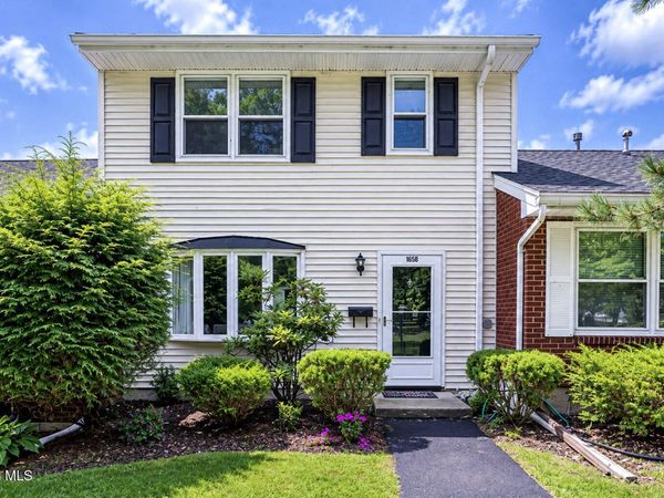 165 Hague Boulevard, Unit # B, Glenmont, NY 12077