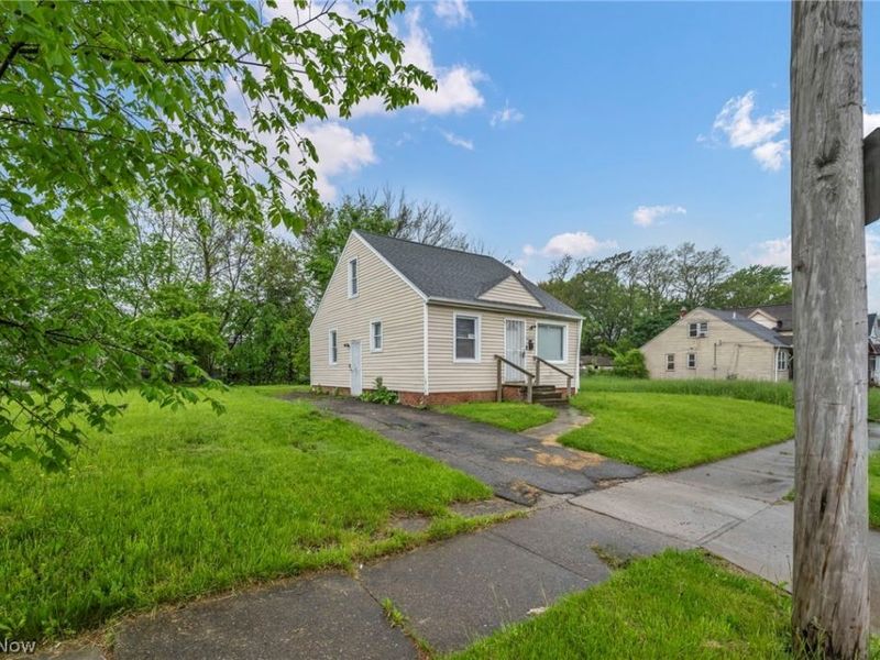 10212 Benham Avenue , Cleveland, OH 44105 Photo 4