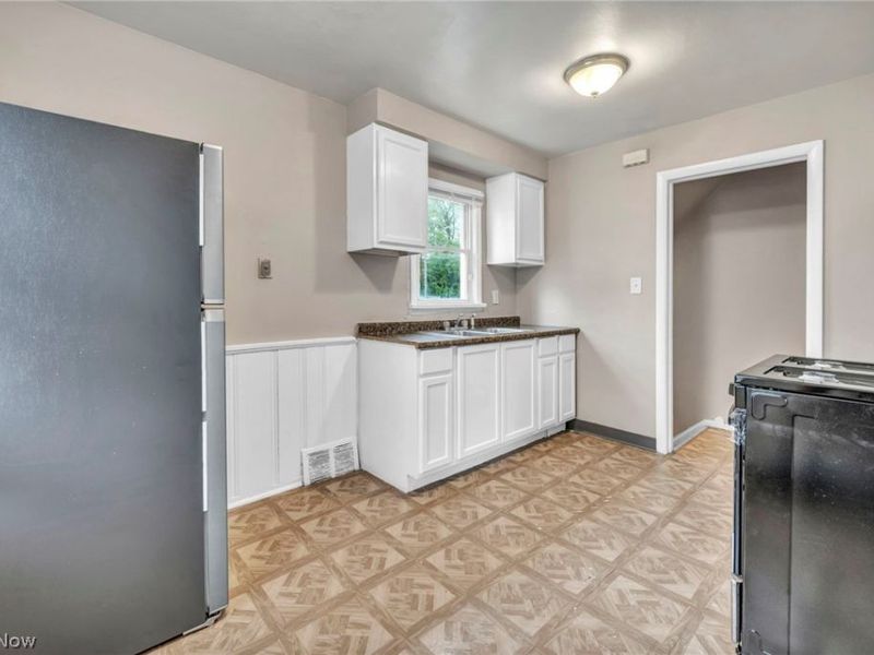 10212 Benham Avenue , Cleveland, OH 44105 Photo 8
