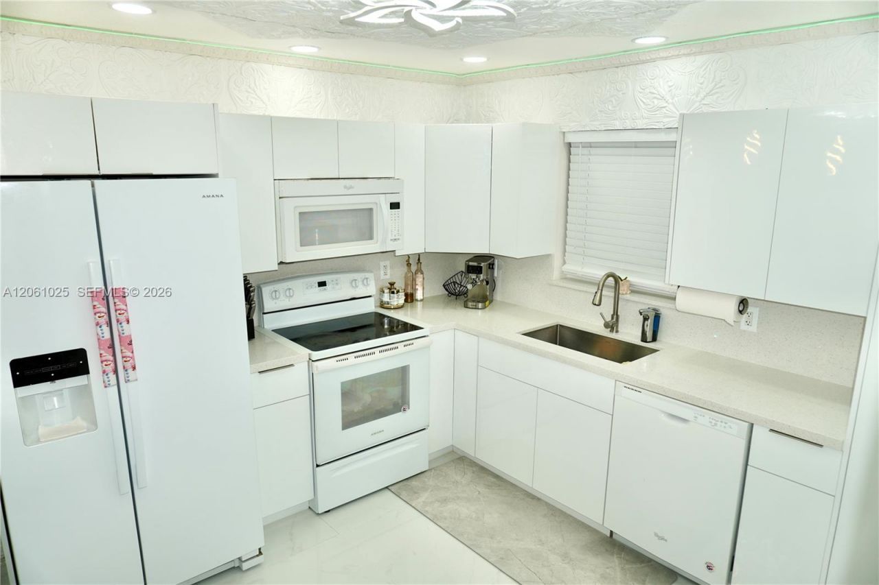 8408 SW 208th Ter, Cutler Bay, FL 33189 Photo