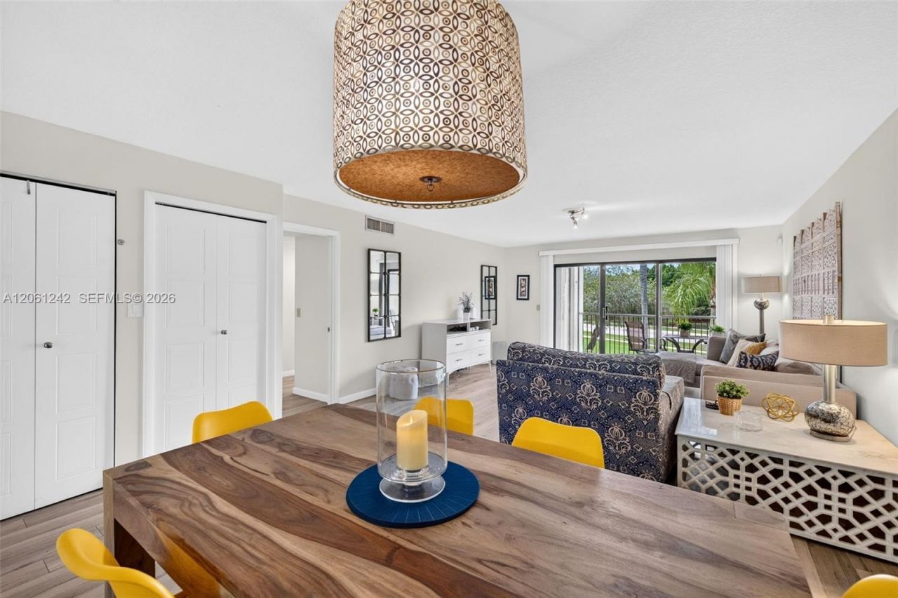 16431 Blatt Blvd, Unit 202, Weston, FL 33326 Photo