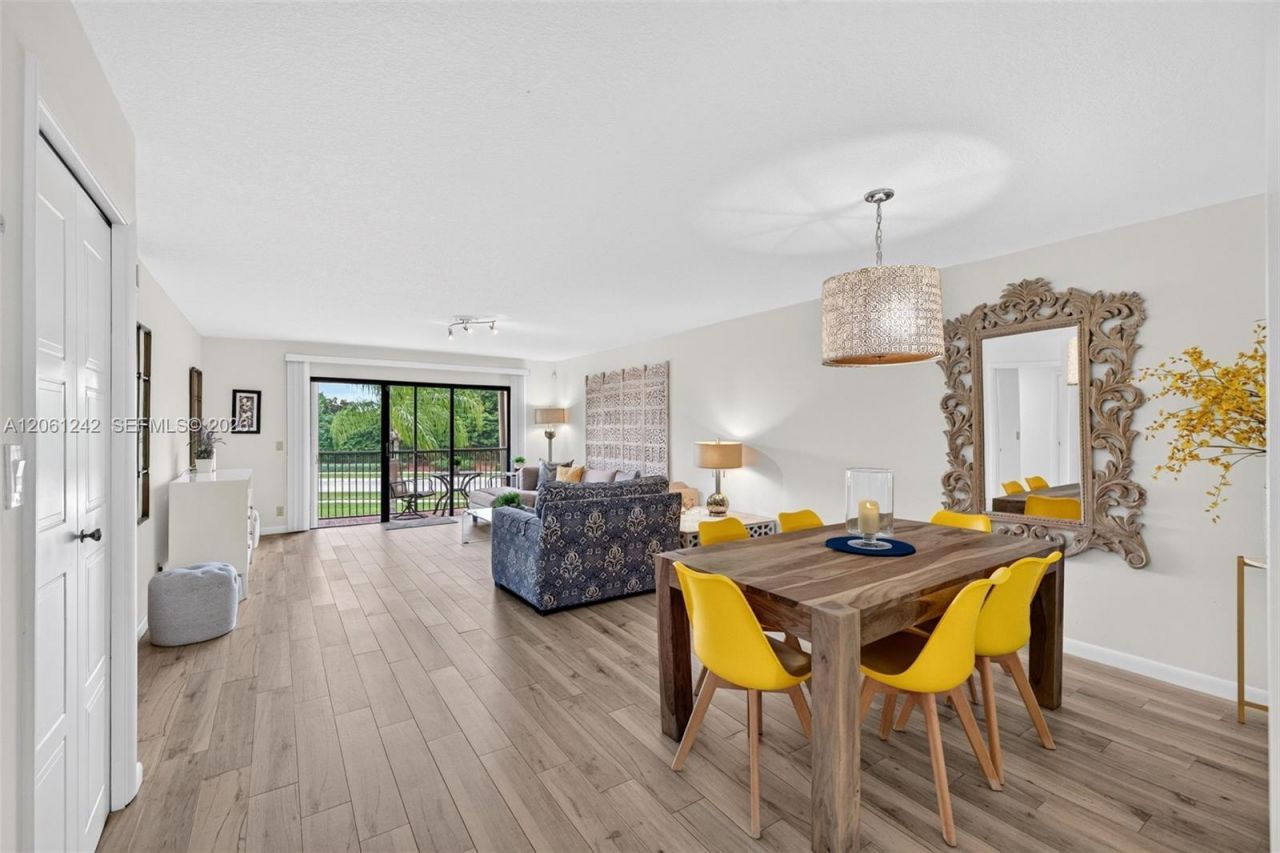16431 Blatt Blvd, Unit 202, Weston, FL 33326 Photo
