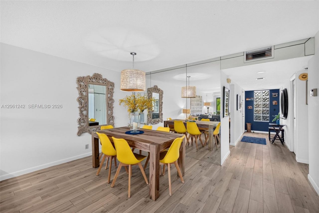 16431 Blatt Blvd, Unit 202, Weston, FL 33326 Photo