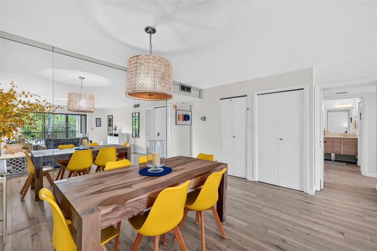 16431 Blatt Blvd, Unit 202, Weston, FL 33326 Photo