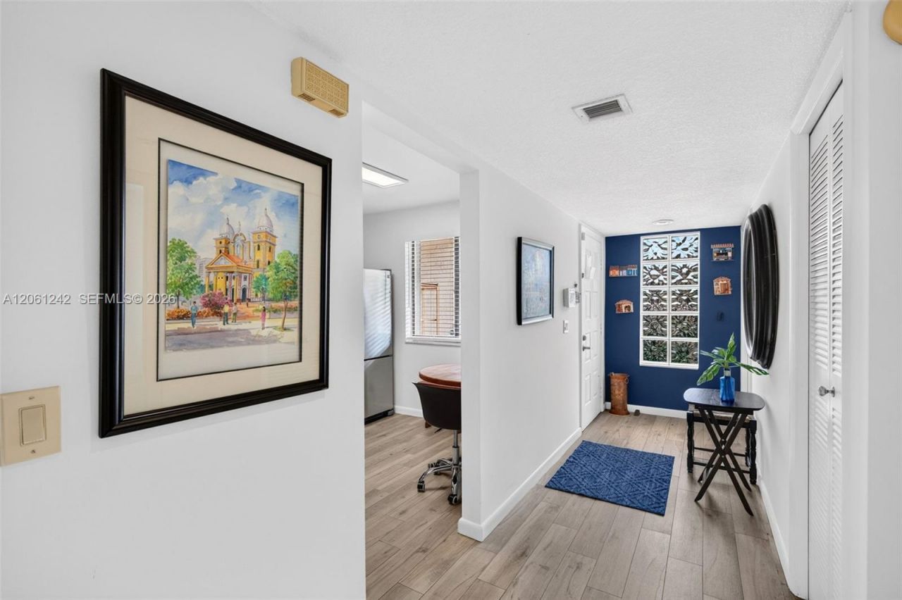 16431 Blatt Blvd, Unit 202, Weston, FL 33326 Photo