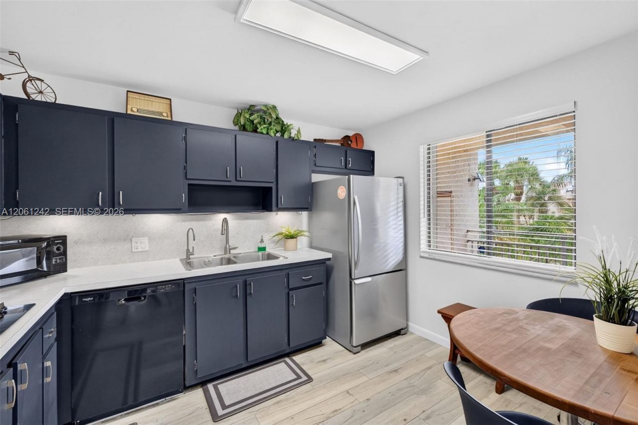 16431 Blatt Blvd, Unit 202, Weston, FL 33326 Photo