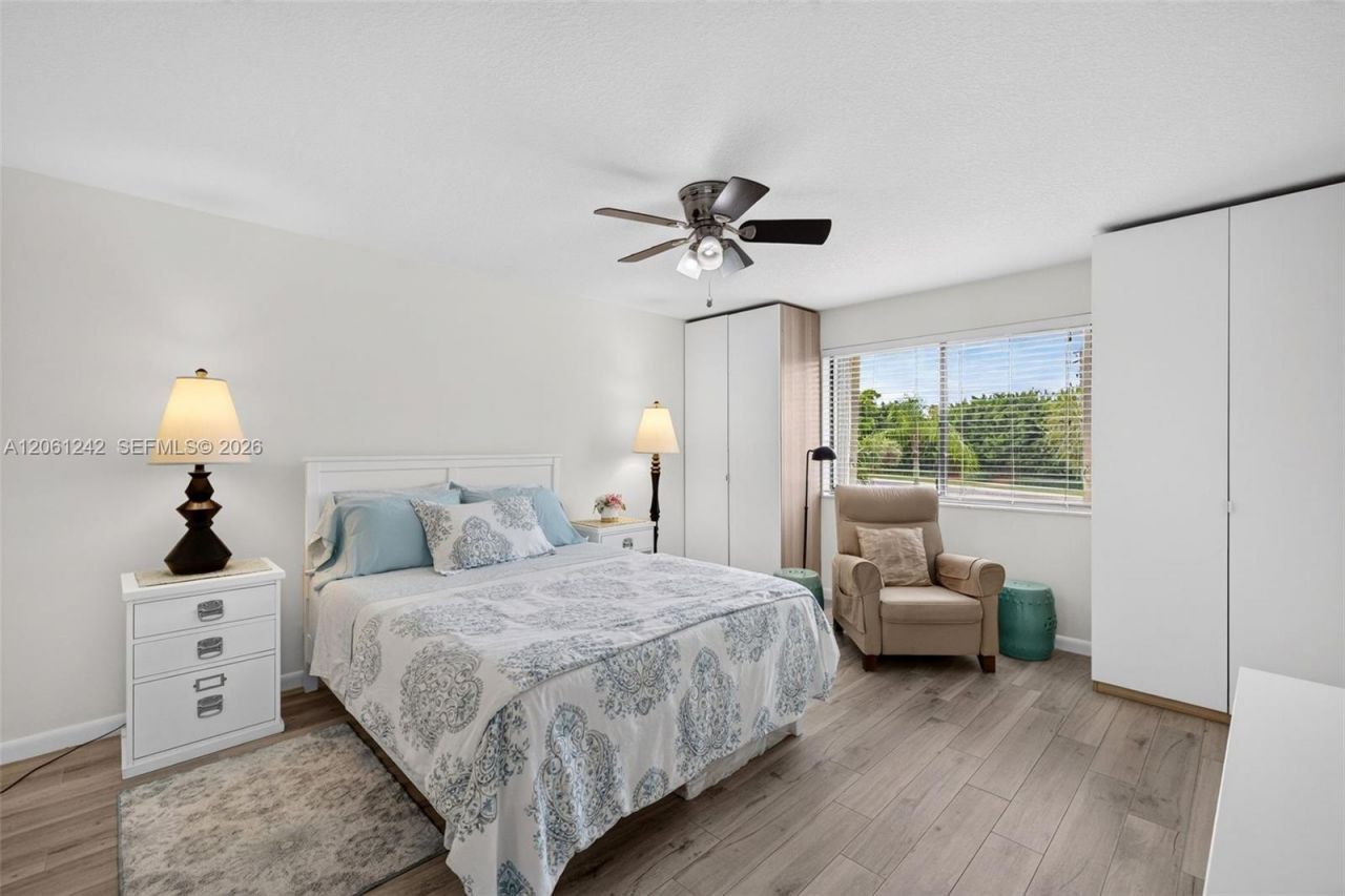 16431 Blatt Blvd, Unit 202, Weston, FL 33326 Photo