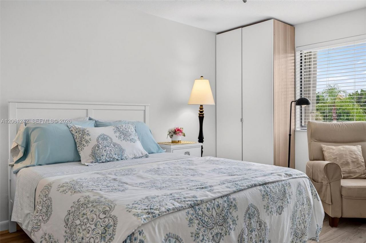 16431 Blatt Blvd, Unit 202, Weston, FL 33326 Photo