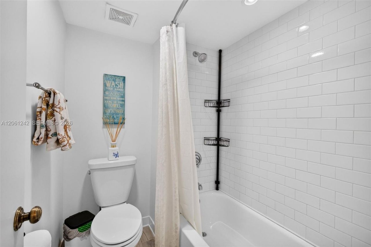 16431 Blatt Blvd, Unit 202, Weston, FL 33326 Photo