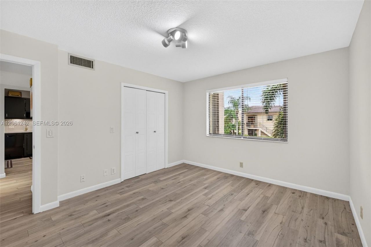 16431 Blatt Blvd, Unit 202, Weston, FL 33326 Photo