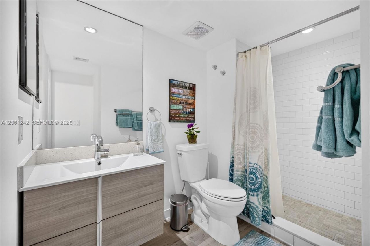 16431 Blatt Blvd, Unit 202, Weston, FL 33326 Photo