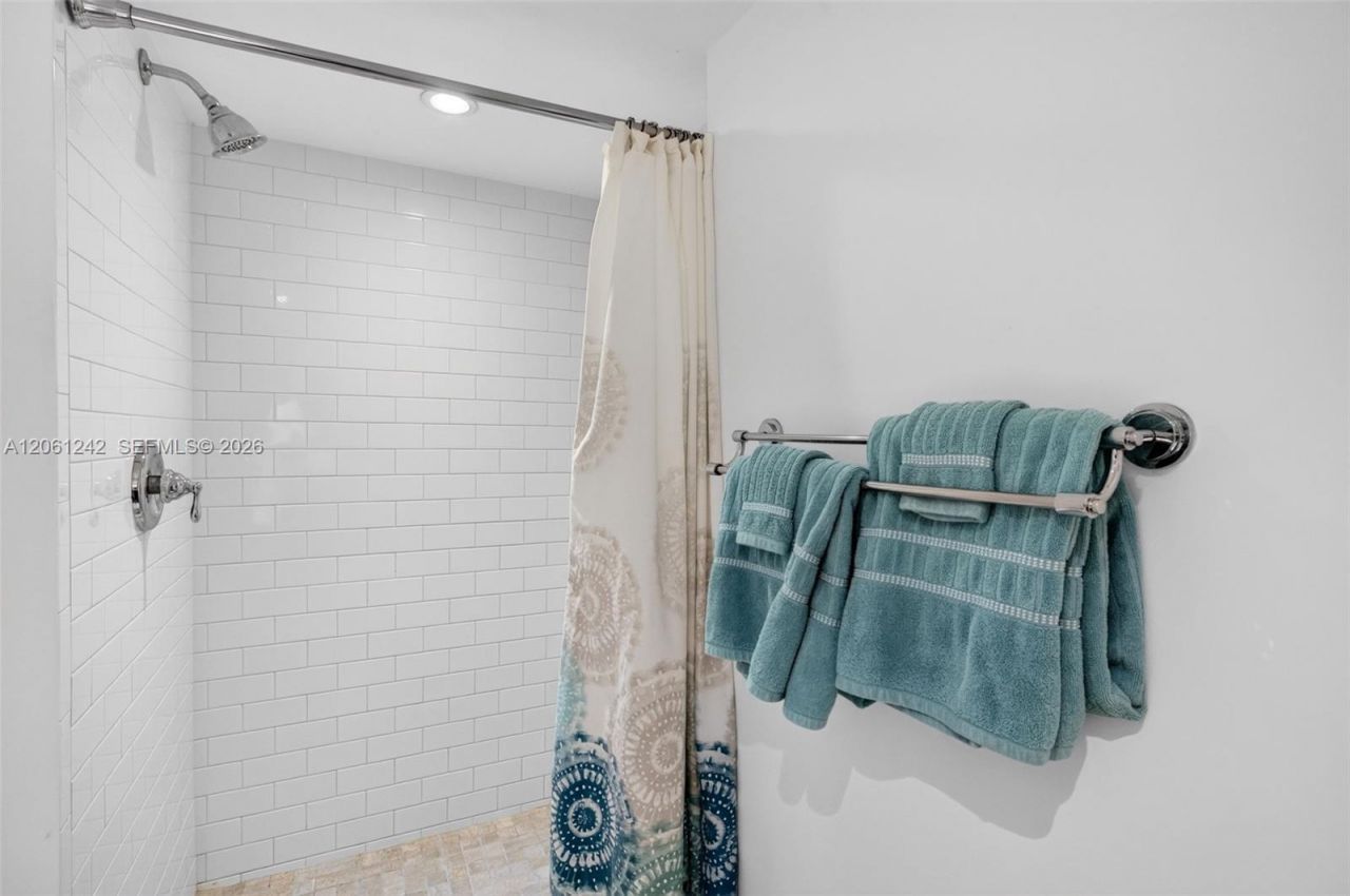 16431 Blatt Blvd, Unit 202, Weston, FL 33326 Photo