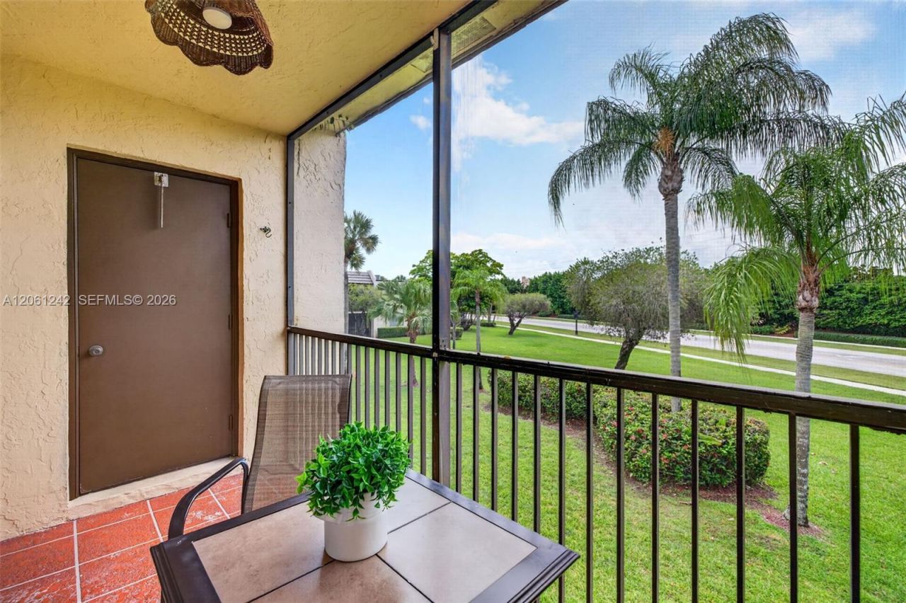 16431 Blatt Blvd, Unit 202, Weston, FL 33326 Photo