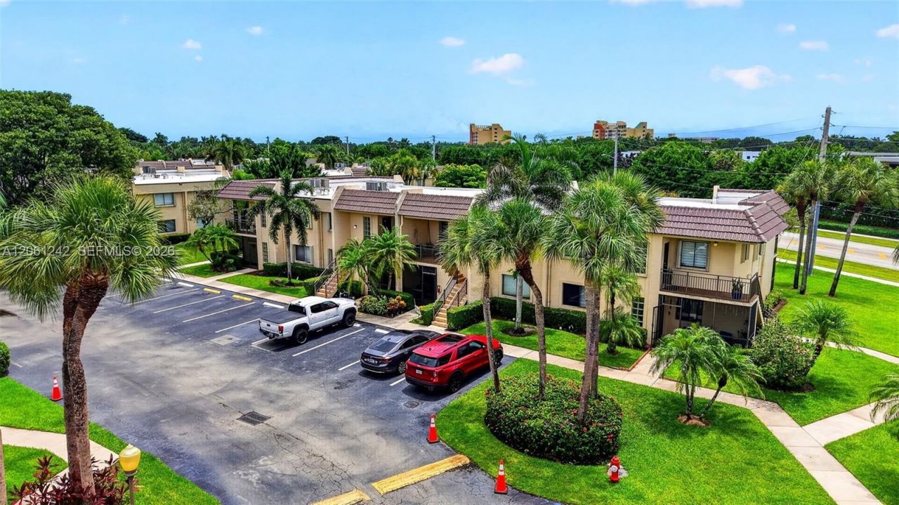 16431 Blatt Blvd, Unit 202, Weston, FL 33326 Photo