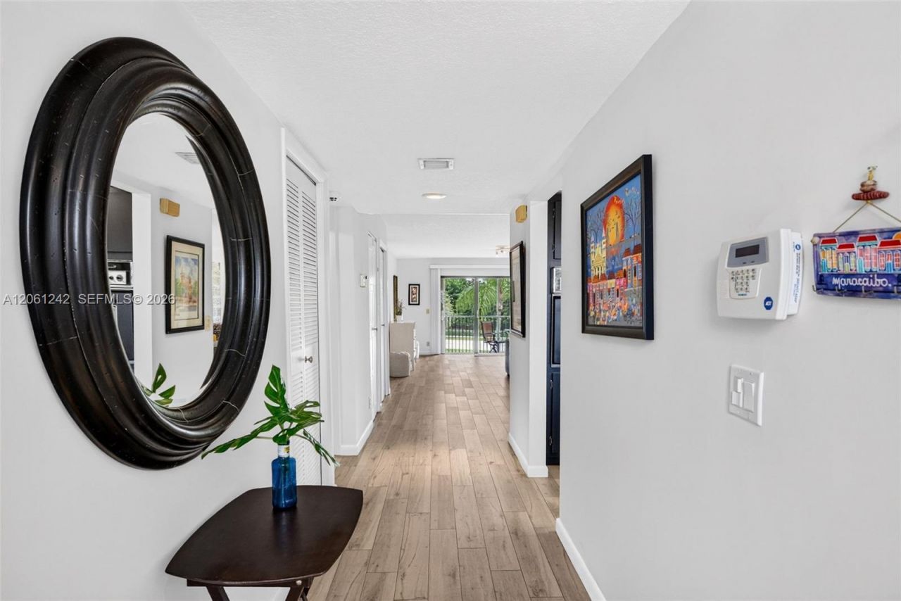 16431 Blatt Blvd, Unit 202, Weston, FL 33326 Photo