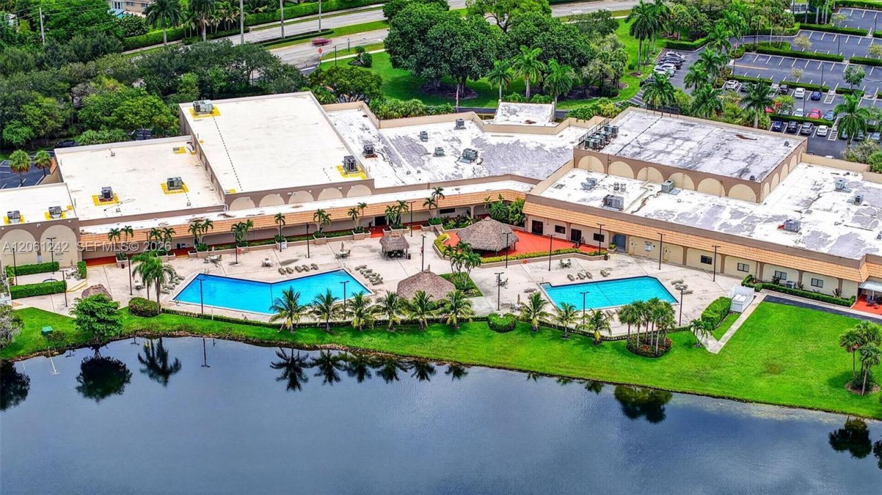 16431 Blatt Blvd, Unit 202, Weston, FL 33326 Photo