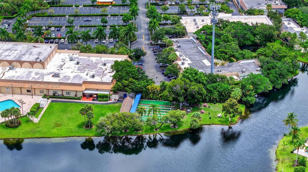 16431 Blatt Blvd, Unit 202, Weston, FL 33326 Photo