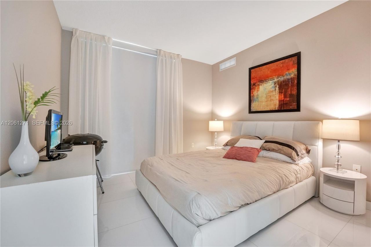250 Sunny Isles Blvd, Unit 3-PH5, Sunny Isles Beach, FL 33160 Photo