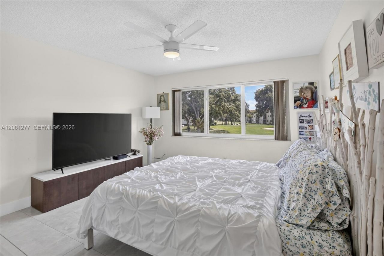 8941 S Hollybrook Blvd , Unit 202, Pembroke Pines, FL 33025 Photo