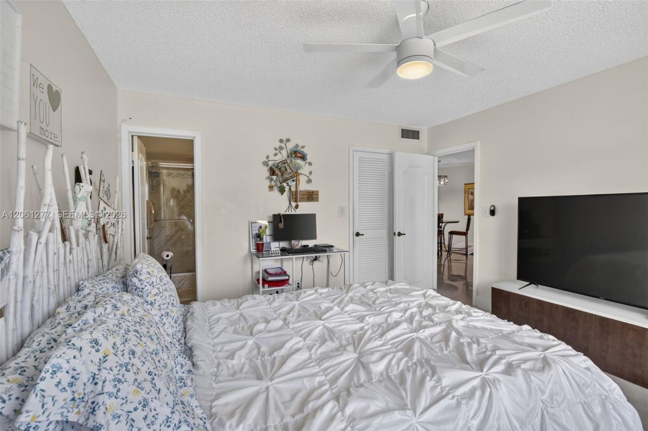8941 S Hollybrook Blvd , Unit 202, Pembroke Pines, FL 33025 Photo