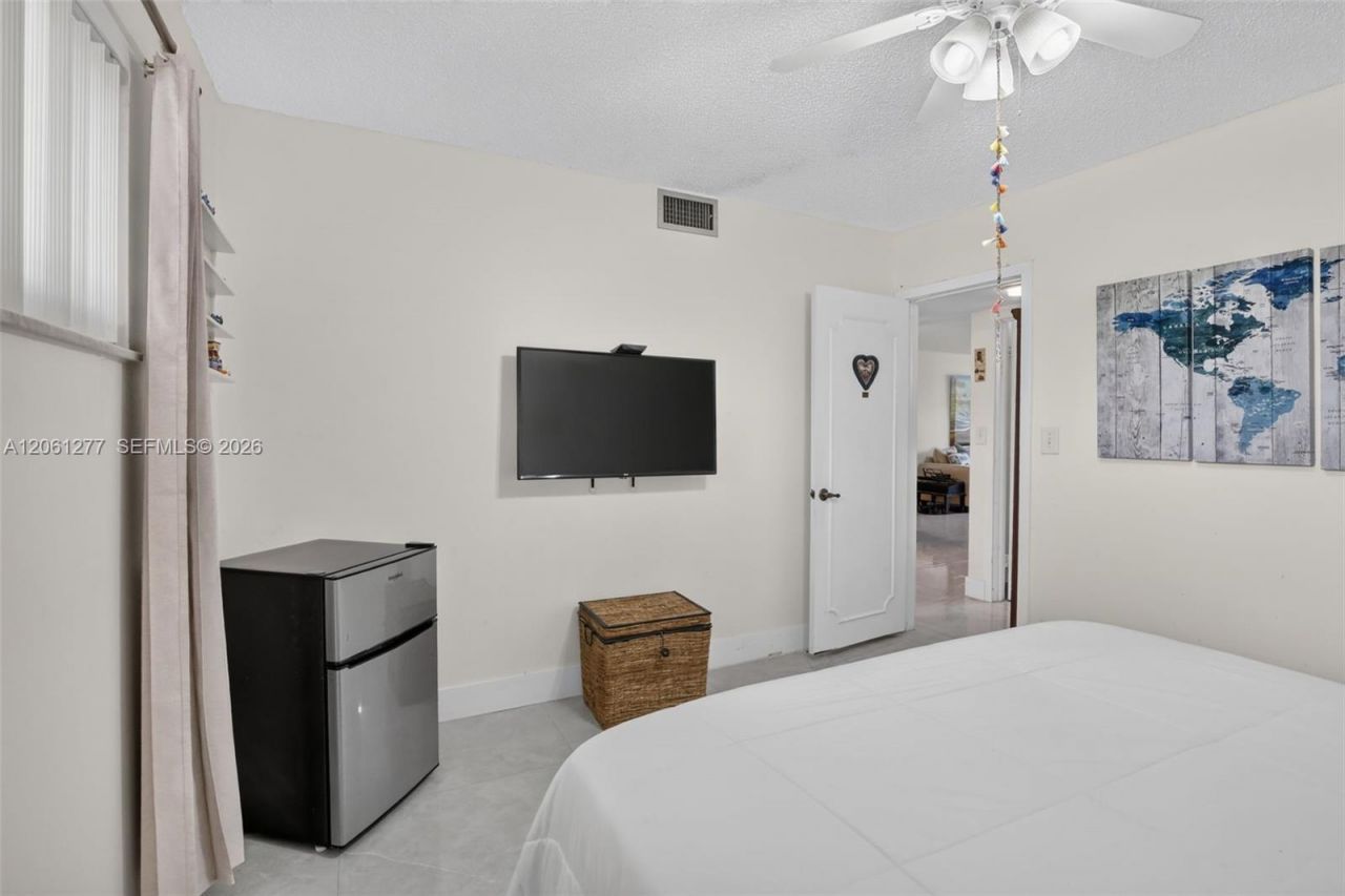 8941 S Hollybrook Blvd , Unit 202, Pembroke Pines, FL 33025 Photo