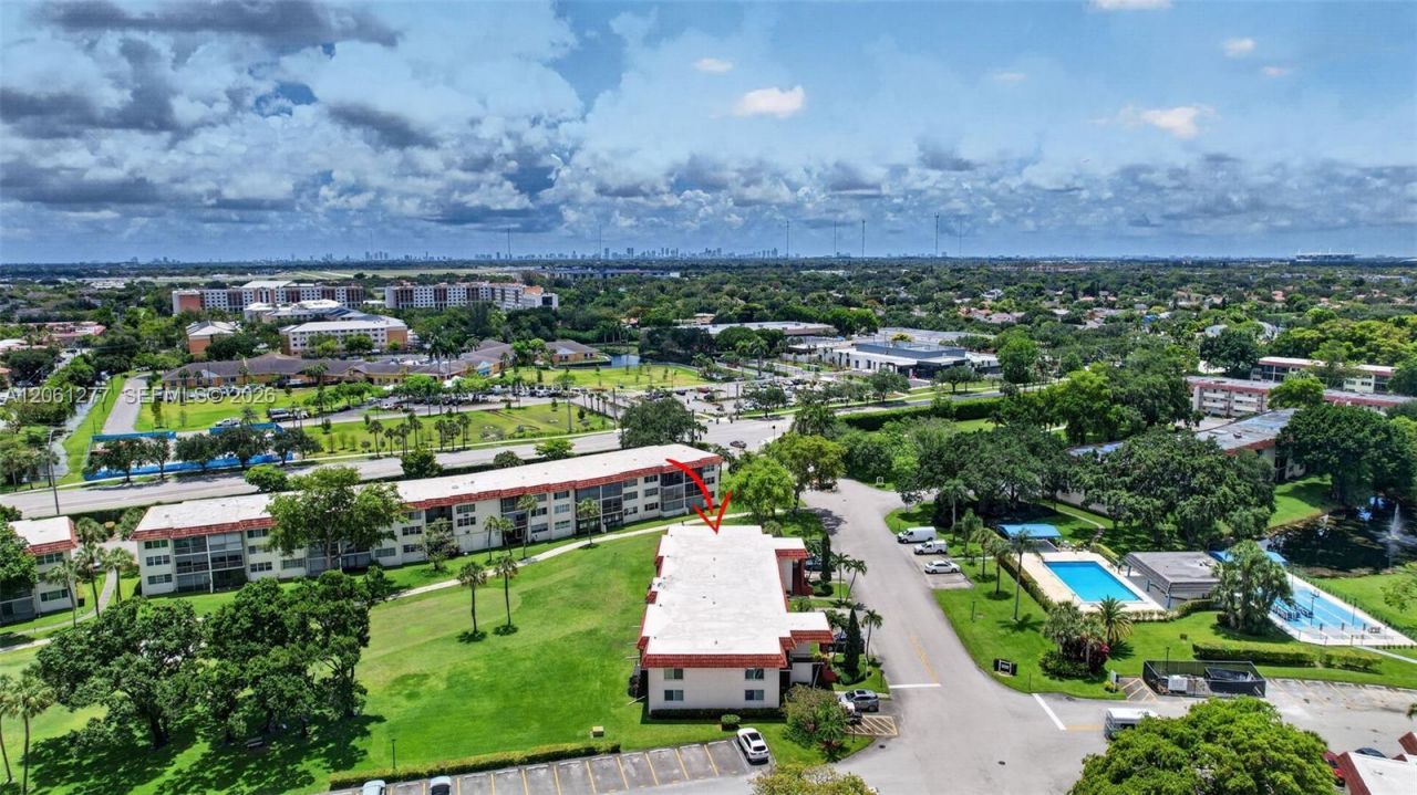 8941 S Hollybrook Blvd , Unit 202, Pembroke Pines, FL 33025 Photo