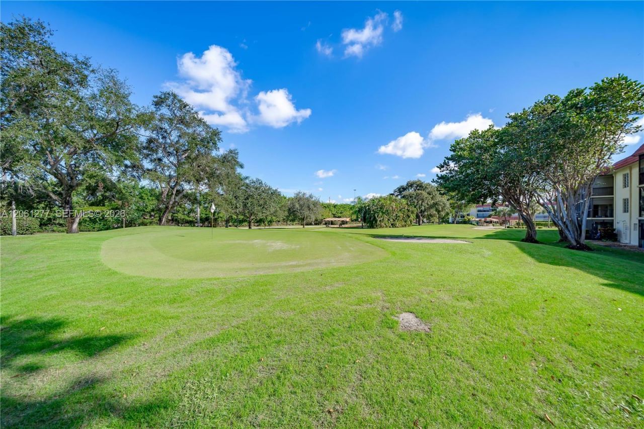8941 S Hollybrook Blvd , Unit 202, Pembroke Pines, FL 33025 Photo