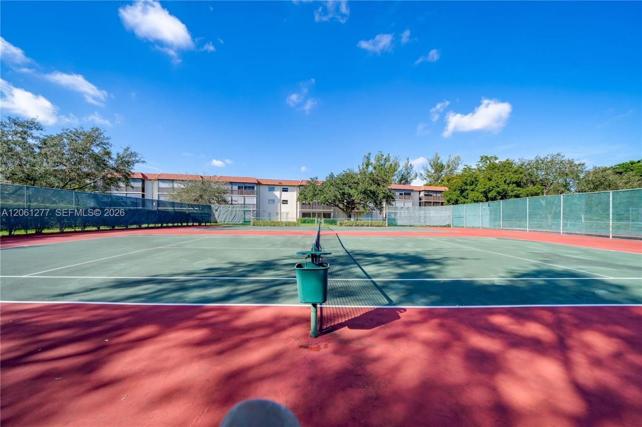 8941 S Hollybrook Blvd , Unit 202, Pembroke Pines, FL 33025 Photo