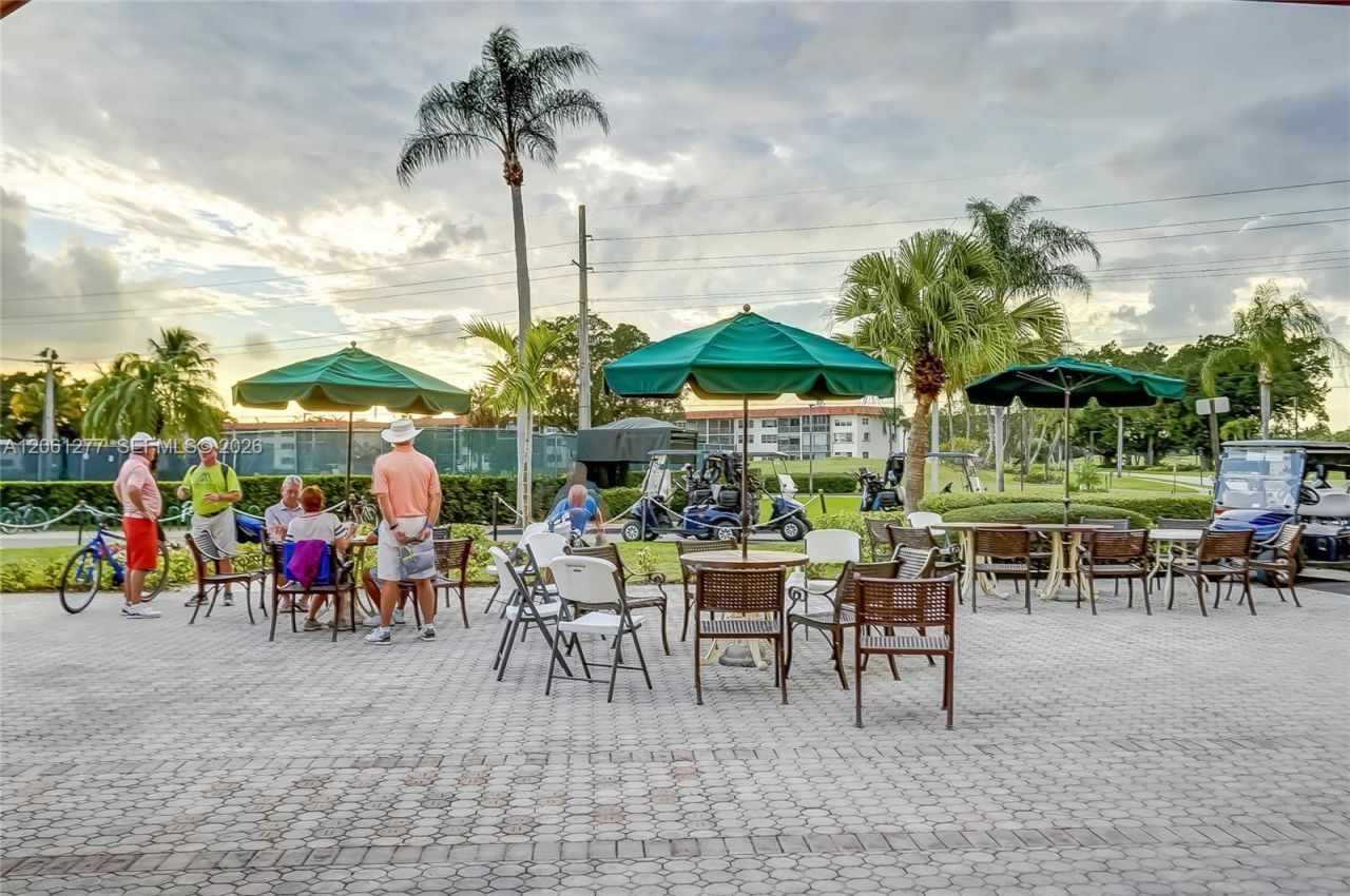 8941 S Hollybrook Blvd , Unit 202, Pembroke Pines, FL 33025 Photo
