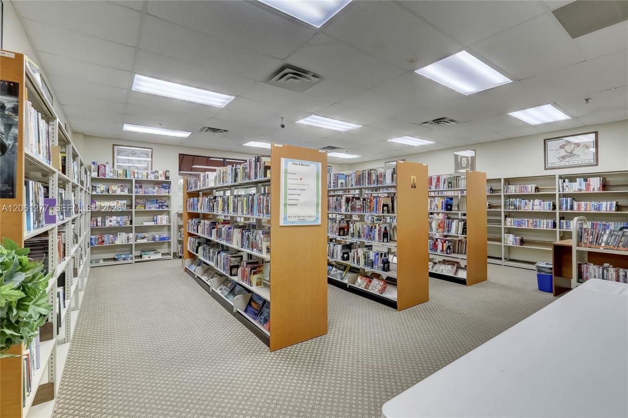 8941 S Hollybrook Blvd , Unit 202, Pembroke Pines, FL 33025 Photo