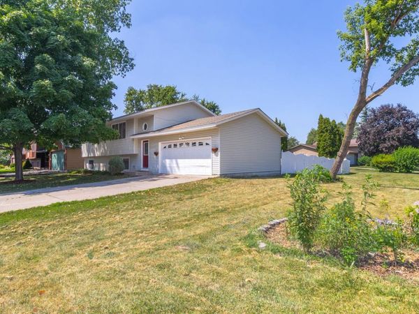 8200 Thomas Avenue N, Brooklyn Park, MN 55444