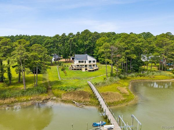 4203 Seaford Road , Seaford, VA 23696