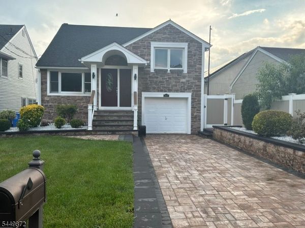 2837 Myrtle Ter, Linden, NJ 07036